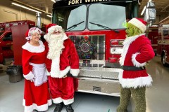 2023-Holiday-Parade8