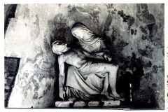 statue